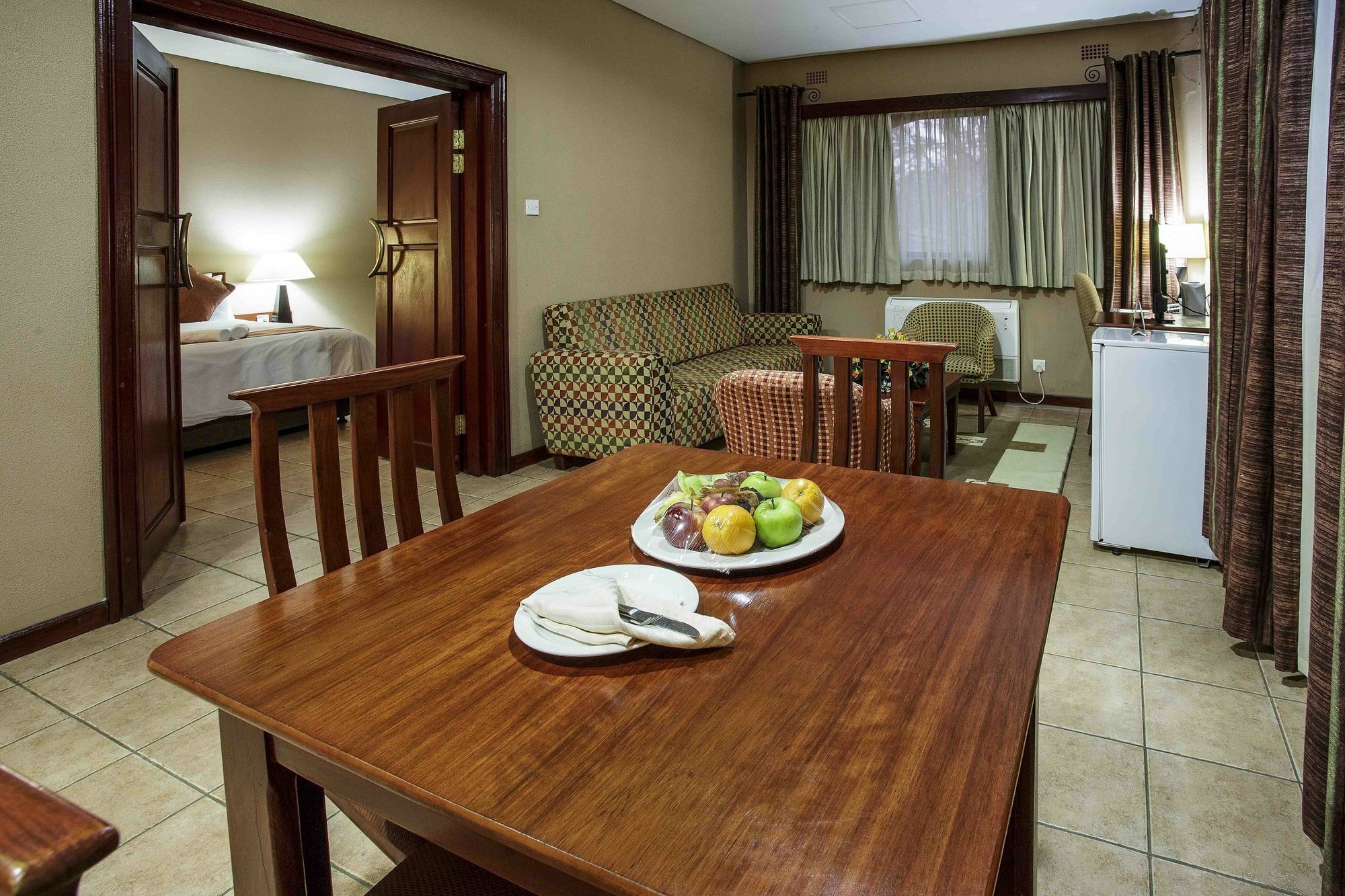 M'Kango Golfview Hotel 卢萨卡 外观 照片